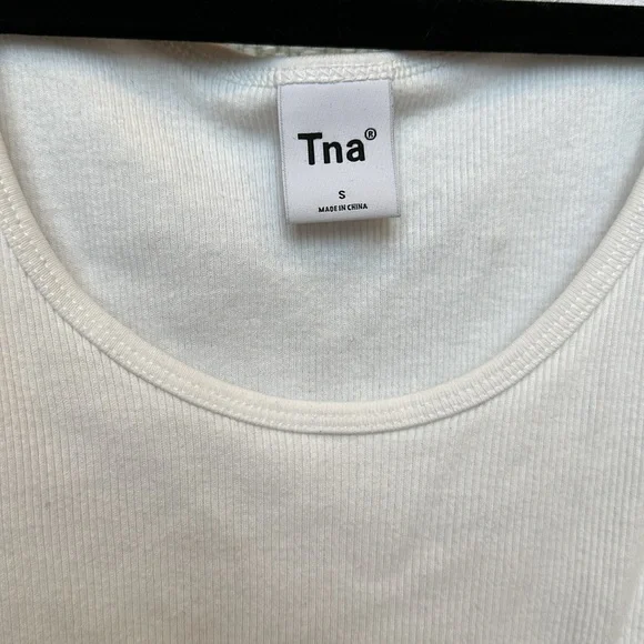 Aritzia TNA Ribbed Crop Top - Picture 4 of 5